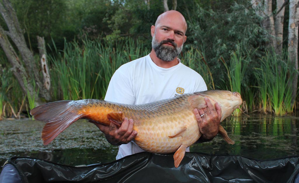 Aubéli Ottó (SBS Happy Carp Gang) – 25,11 kg, csali: tesztelés alatt