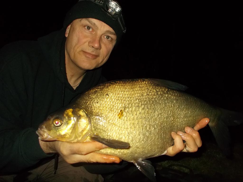 I like bream and here's one that took a fancy to corn-shaped poppers