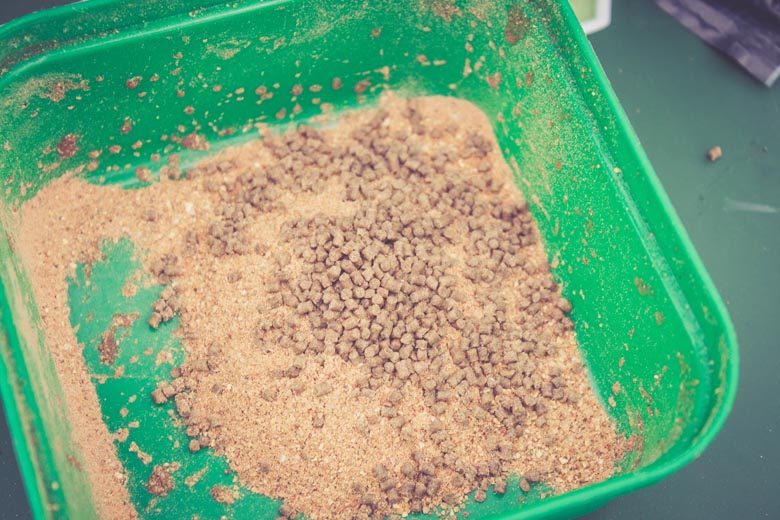 A finomszerelékes horgászok körében jól ismert Micro Match Pellet jól kiegészíti a finom szemcsézetű etetőanyagot
