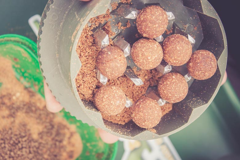 Crushed boilies start to work quick in the water