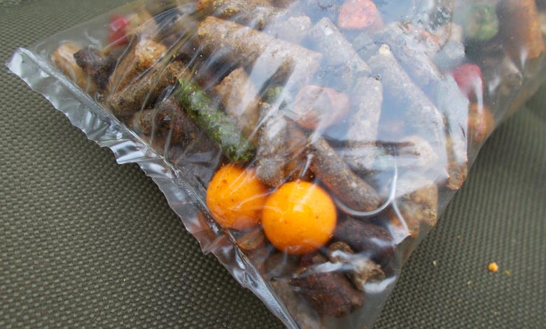Stand-out boilies in PVA bags ready to go