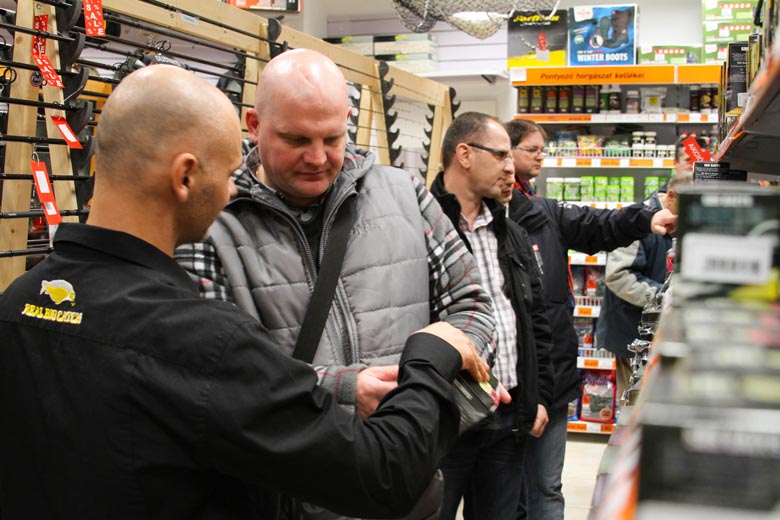 Meanwhile Gyurka Bessenyei was in the Halcatraz Tackle Shop to help choosing the right baits