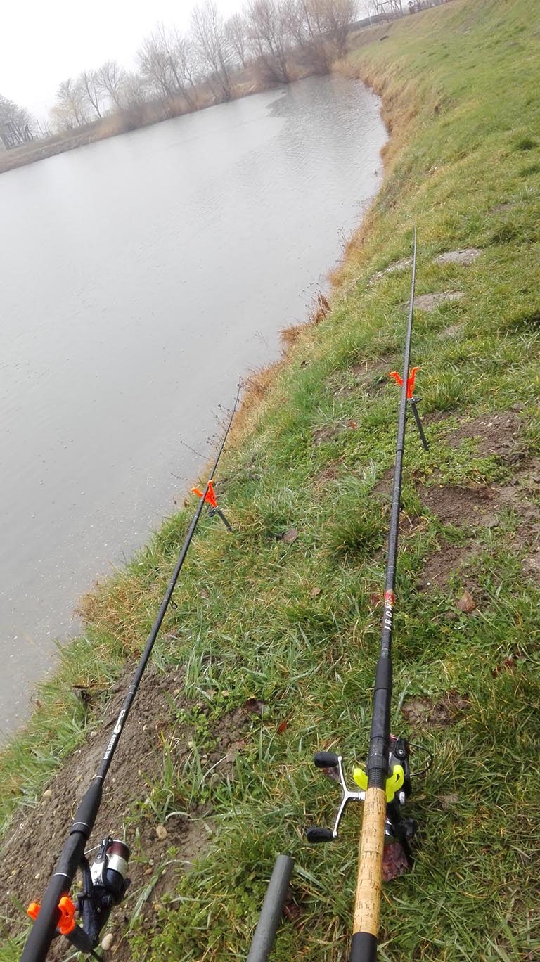 Horgászat szakadó esőben